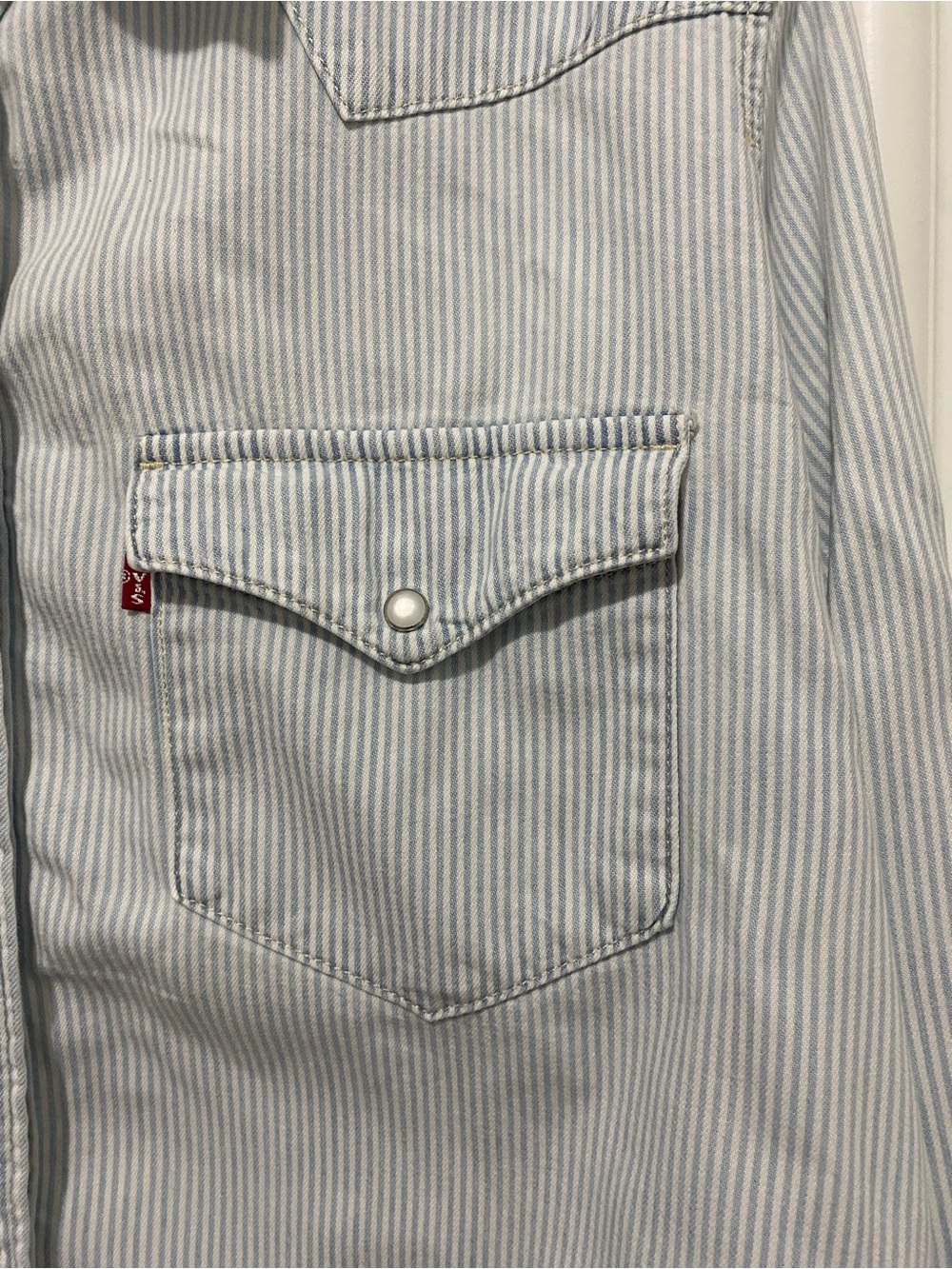 Levi's Men’s Light Blue Stripe Western Shirt Jacket - Picture 2 of 7